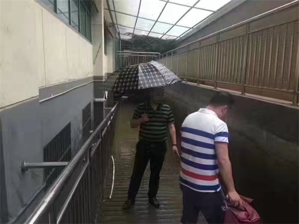 湖南保安服務,墻外高空清洗服務,湖南保利天創物業發展有限公司 湖南保安服務,墻外高空清洗服務,湖南保利天創物業發展有限公司