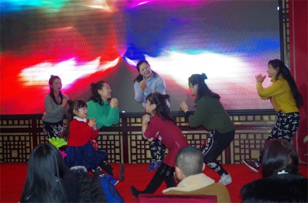 湖南保安服務(wù),墻外高空清洗服務(wù),湖南保利天創(chuàng)物業(yè)發(fā)展有限公司 湖南保安服務(wù),墻外高空清洗服務(wù),湖南保利天創(chuàng)物業(yè)發(fā)展有限公司