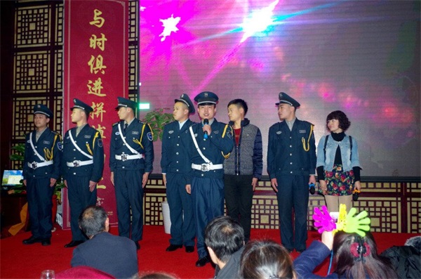 湖南保安服務(wù),墻外高空清洗服務(wù),湖南保利天創(chuàng)物業(yè)發(fā)展有限公司 湖南保安服務(wù),墻外高空清洗服務(wù),湖南保利天創(chuàng)物業(yè)發(fā)展有限公司