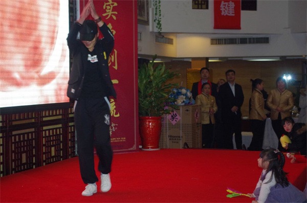 湖南保安服務(wù),墻外高空清洗服務(wù),湖南保利天創(chuàng)物業(yè)發(fā)展有限公司 湖南保安服務(wù),墻外高空清洗服務(wù),湖南保利天創(chuàng)物業(yè)發(fā)展有限公司