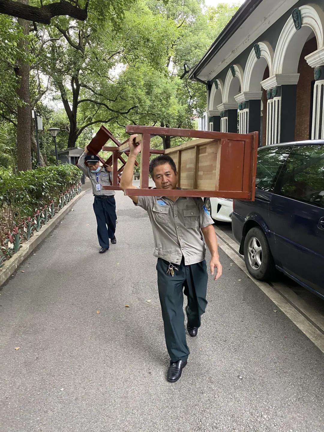 湖南保安服務,墻外高空清洗服務,湖南保利天創物業發展有限公司 湖南保安服務,墻外高空清洗服務,湖南保利天創物業發展有限公司