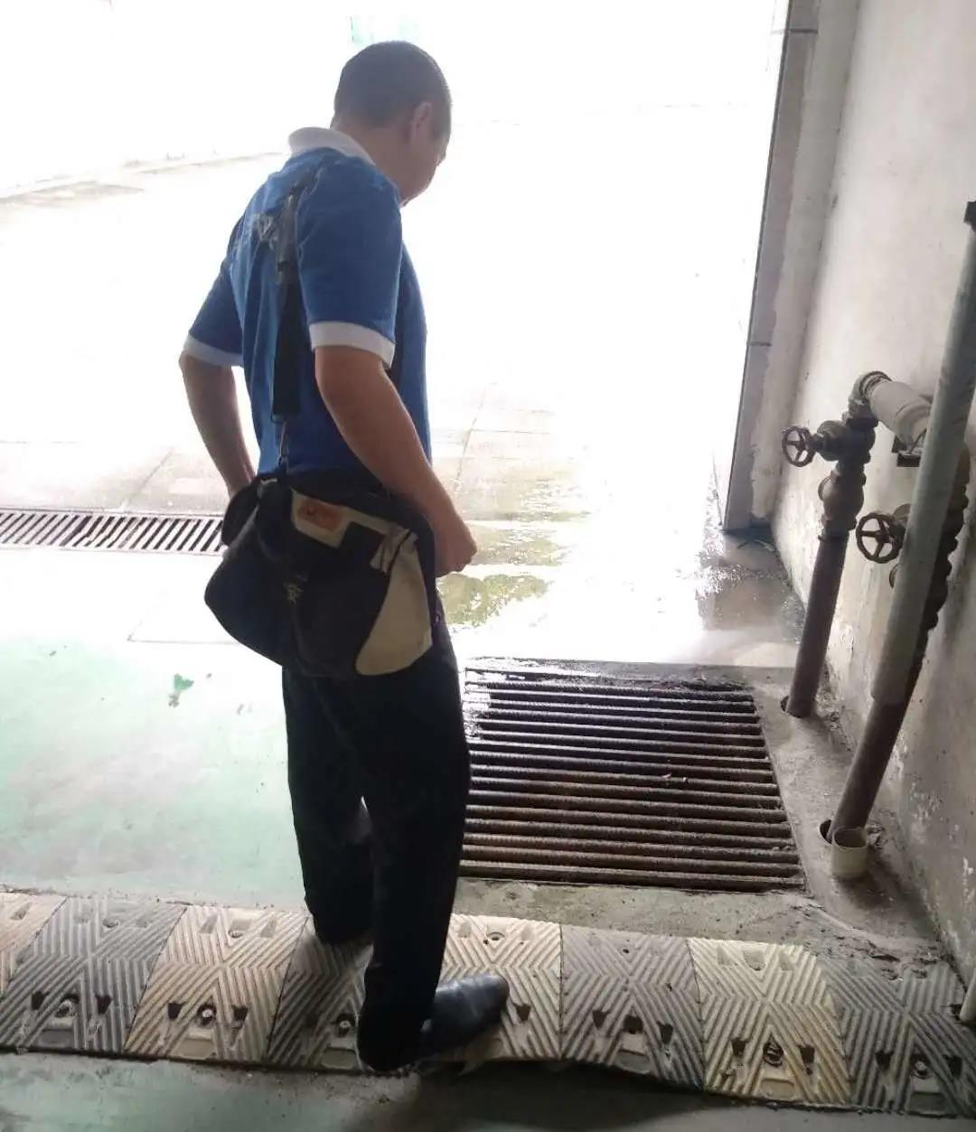 湖南保安服務,墻外高空清洗服務,湖南保利天創物業發展有限公司 湖南保安服務,墻外高空清洗服務,湖南保利天創物業發展有限公司