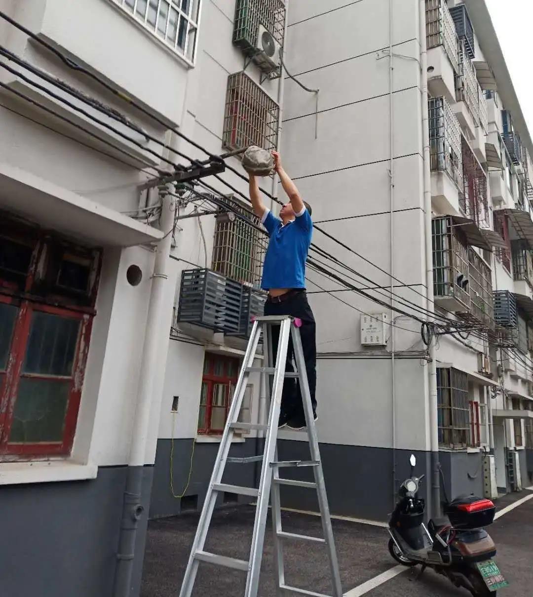 湖南保安服務,墻外高空清洗服務,湖南保利天創物業發展有限公司 湖南保安服務,墻外高空清洗服務,湖南保利天創物業發展有限公司