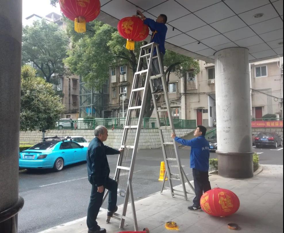 湖南保安服務,墻外高空清洗服務,湖南保利天創物業發展有限公司 湖南保安服務,墻外高空清洗服務,湖南保利天創物業發展有限公司