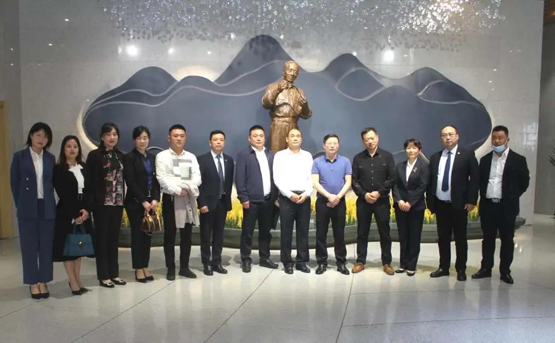 湖南保安服務,墻外高空清洗服務,湖南保利天創(chuàng)物業(yè)發(fā)展有限公司