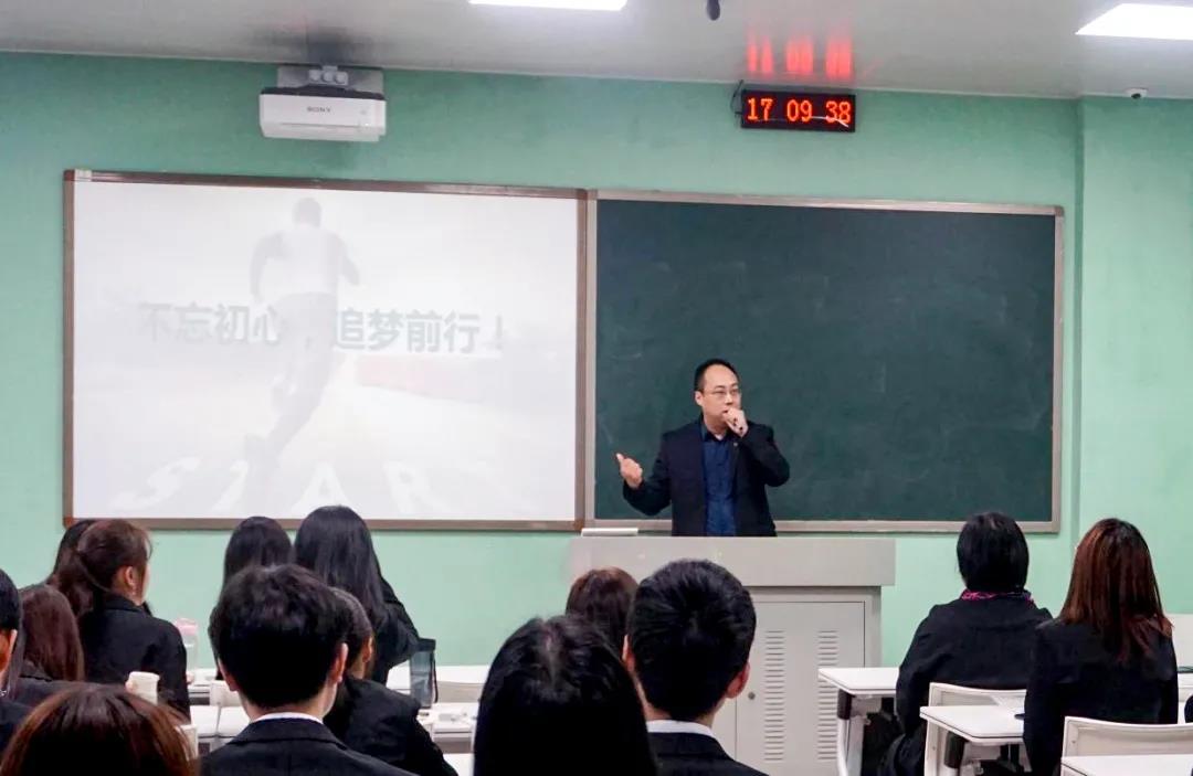 湖南保安服務,墻外高空清洗服務,湖南保利天創(chuàng)物業(yè)發(fā)展有限公司