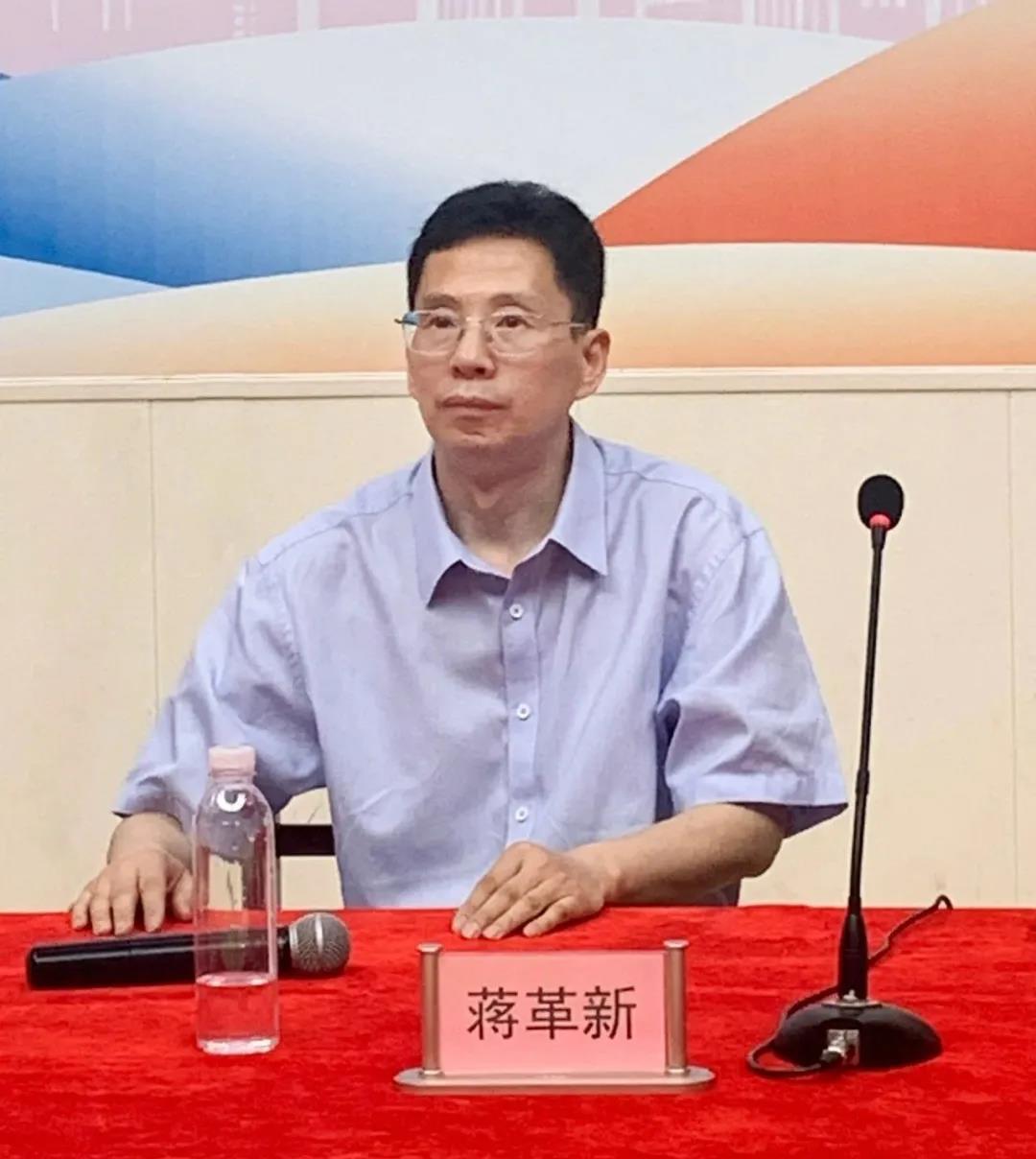 湖南保安服務,墻外高空清洗服務,湖南保利天創物業發展有限公司 湖南保安服務,墻外高空清洗服務,湖南保利天創物業發展有限公司