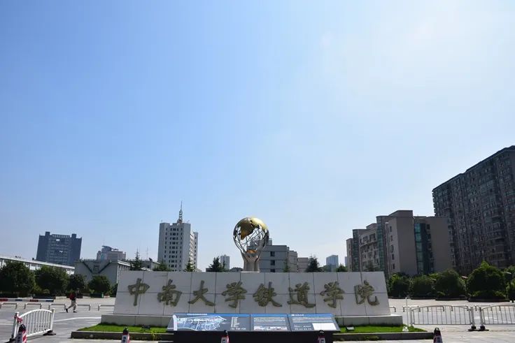 湖南保安服務,墻外高空清洗服務,湖南保利天創物業發展有限公司 湖南保安服務,墻外高空清洗服務,湖南保利天創物業發展有限公司
