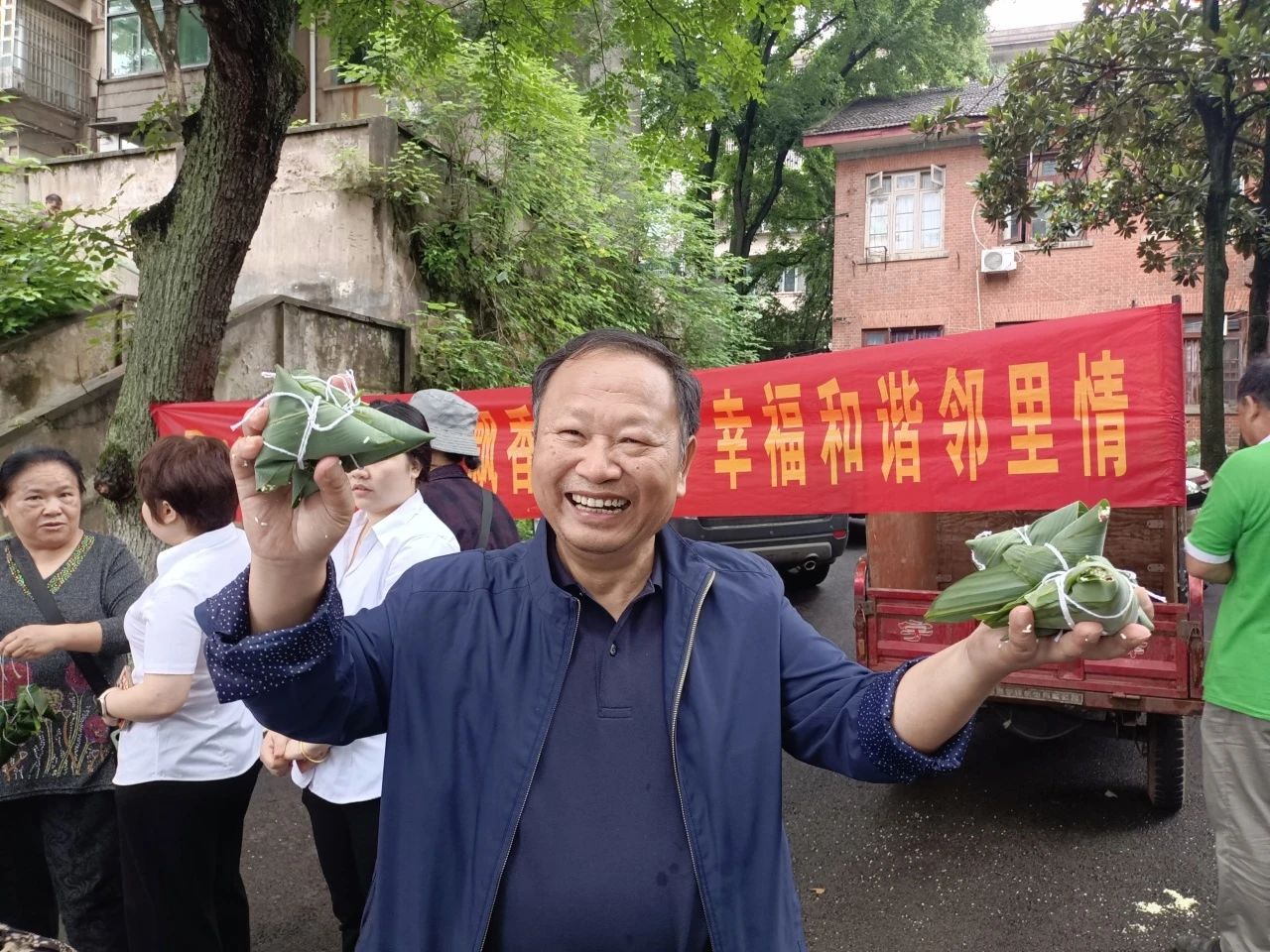 湖南保安服務,墻外高空清洗服務,湖南保利天創物業發展有限公司