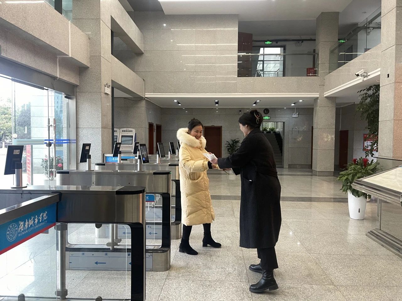 湖南保安服務,墻外高空清洗服務,湖南保利天創物業發展有限公司