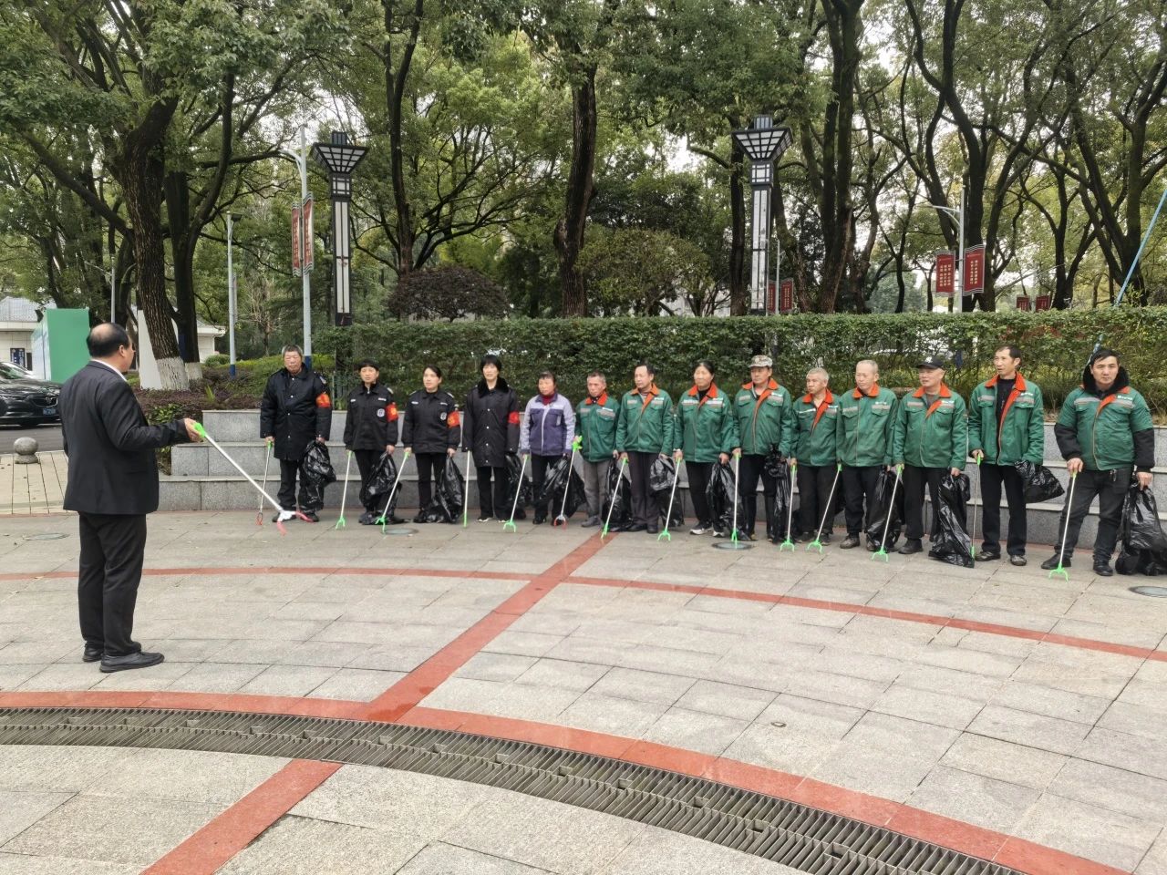 湖南保安服務,墻外高空清洗服務,湖南保利天創物業發展有限公司